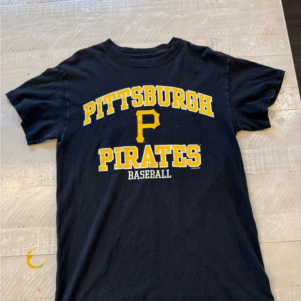 Genuine Merchandise Black and Yellow Short Sleeve Tee